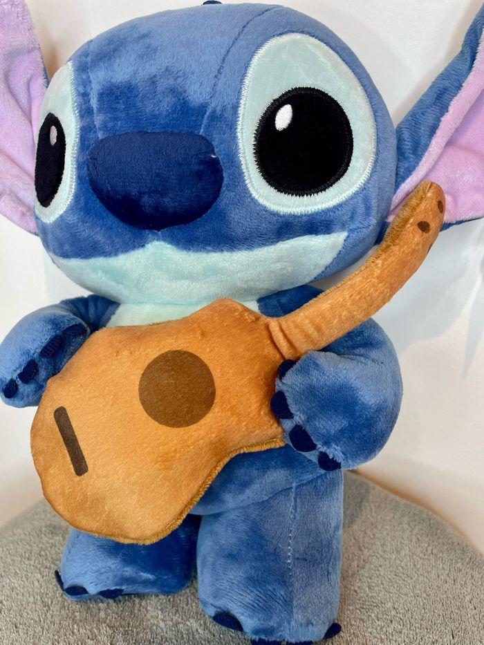 Peluche Disney Stitch avec ça guitare - photo numéro 10