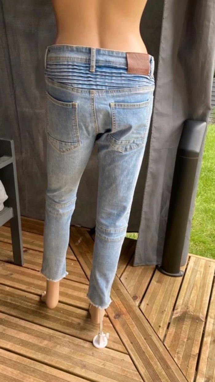 Jeans taille 36 en très bon état - photo numéro 3