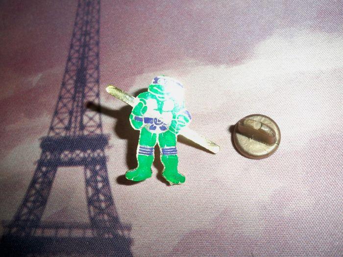 Pin's tortues ninjas plastique rare donaltelo mirage studio - photo numéro 4