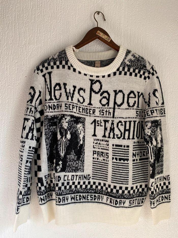 Pull pull&bear new papers taille s - photo numéro 1