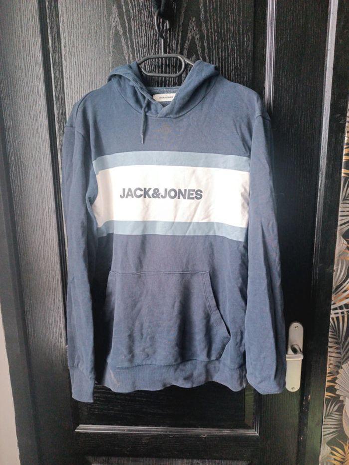 Pull Jack Jones