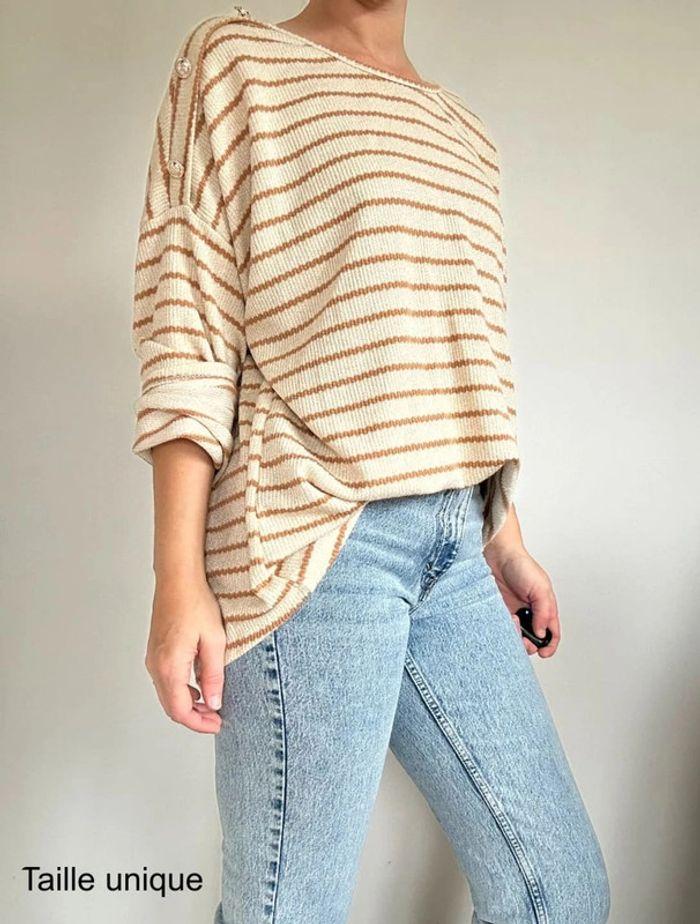 Pull marinière beige et marron – Rayures classiques, taille unique (36-42), très bon état 💖 - photo numéro 1