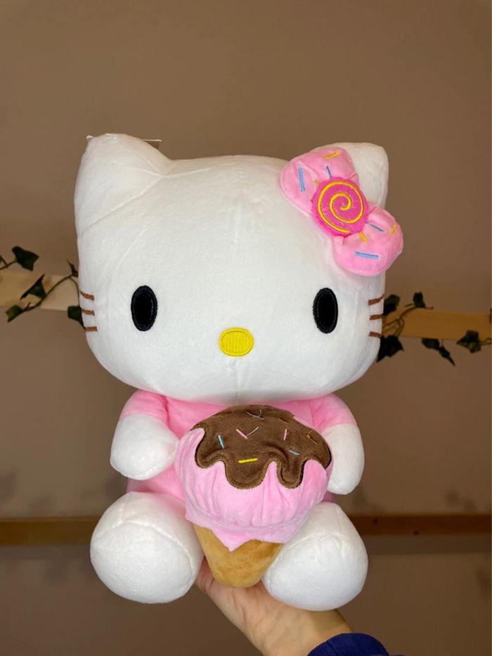 Peluche Hello Kitty avec sa Glace 🍦 - photo numéro 1