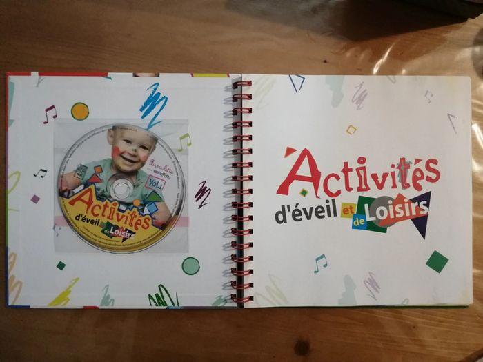 Livre d'activités d'éveil et de loisirs 0 à 2 ans + CD - photo numéro 3