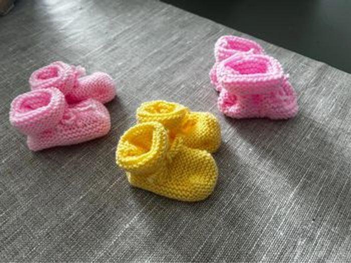 Lot de 3 paires de chaussons laine bébé naissance fait main - photo numéro 2