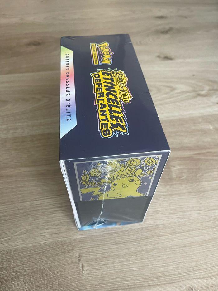 Pokemon ETB EV8 étincelles déferlantes - photo numéro 4