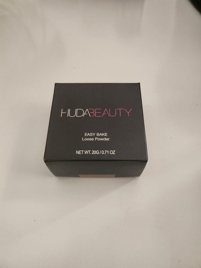 Poudre libre Huda Beauty neuve - photo numéro 1