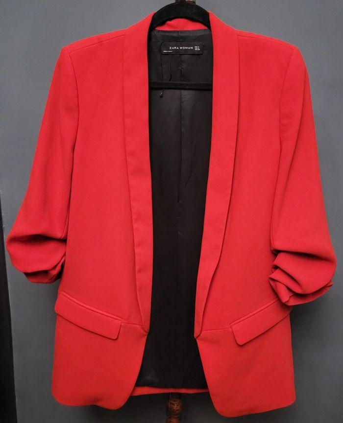 Veste Blazer rouge Zara etat neuf sans etiquette taille M - photo numéro 1