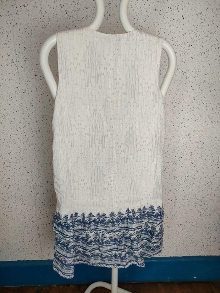 Robe d'été blanche et bleue - photo numéro 2