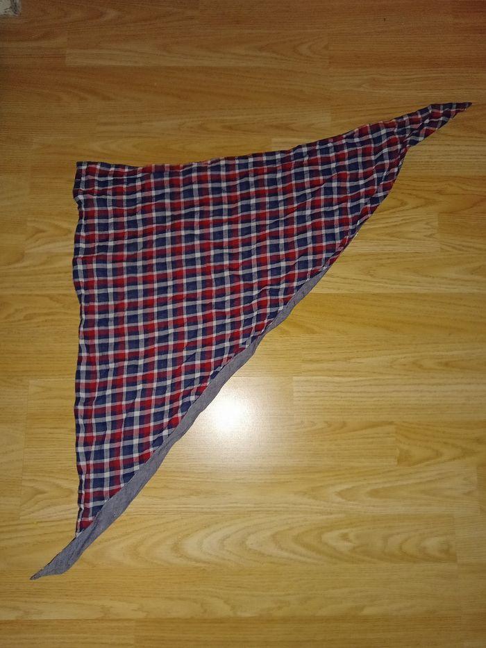 Foulard à carreaux