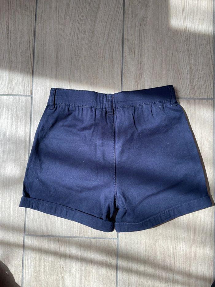 Short  bleu marine marque Gémo 7 ans - photo numéro 3