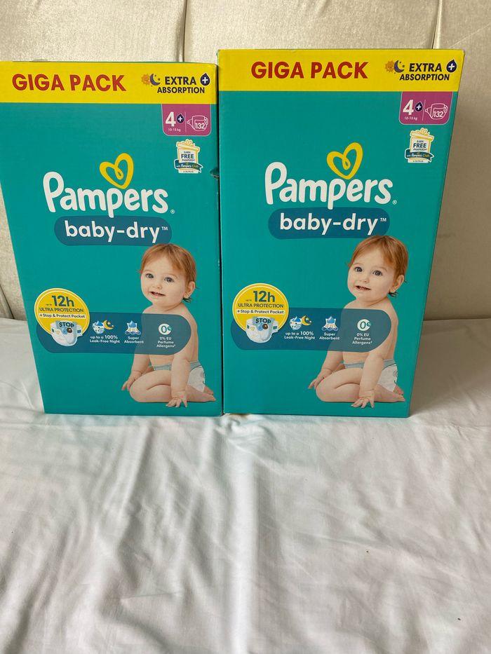 Deux cartons couche Pampers taille 4 plus - photo numéro 2