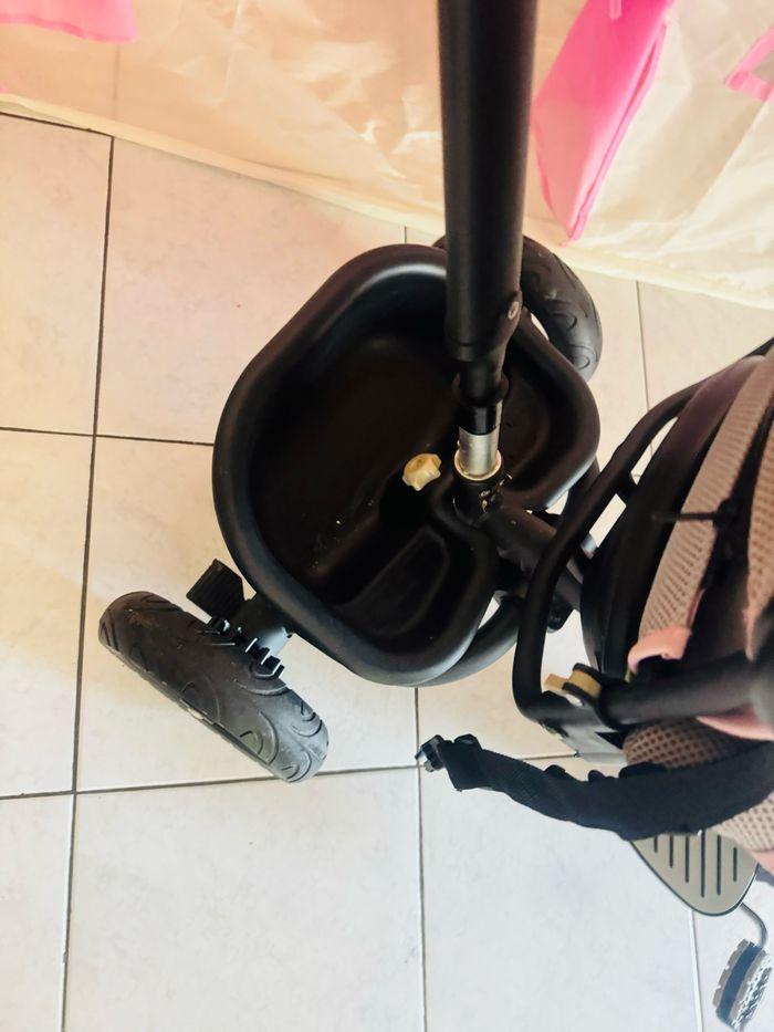 Tricycles évolutifs kinder kraft 🌸🌺 Rose et noir à partir de 9mois jusqu’à 5ans - photo numéro 7