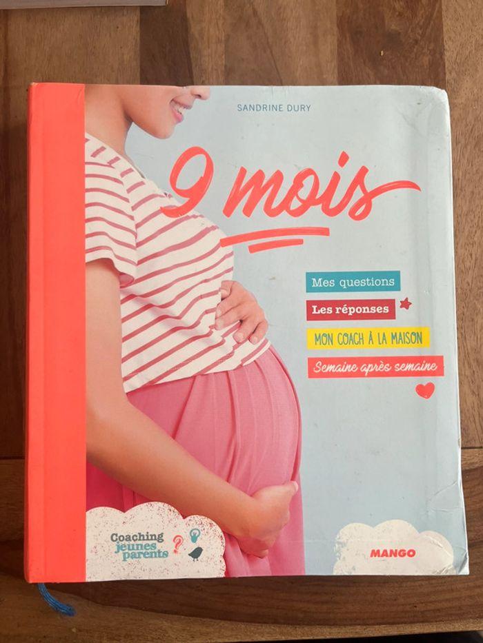 Livre grossesse - photo numéro 1