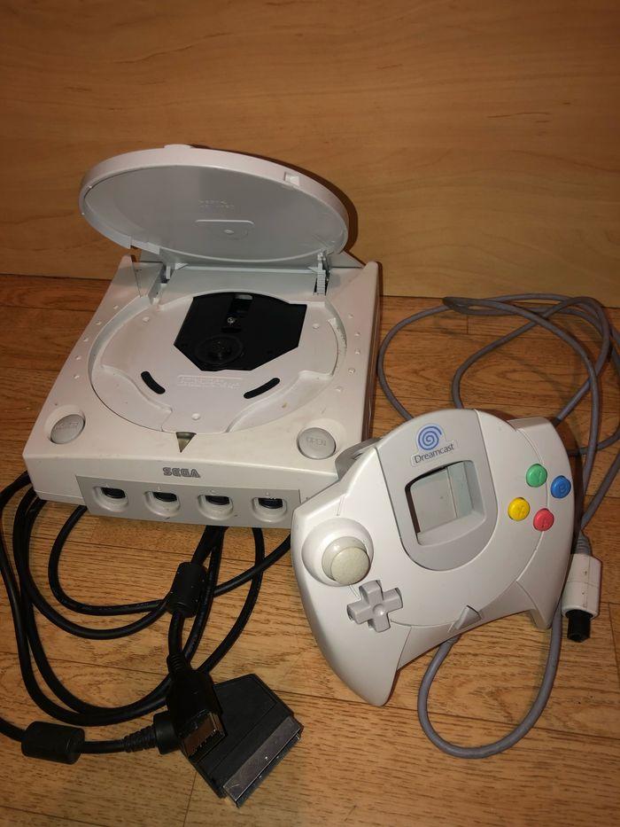 Console Sega Dreamcast - photo numéro 3