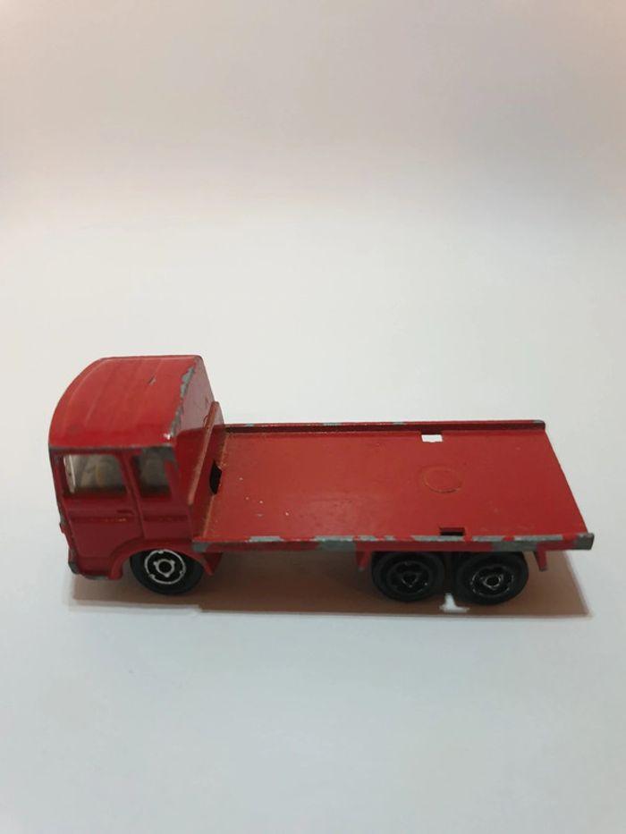 Majorette camion plateau Saviem rouge 1/100 Made in France 🇫🇷 - photo numéro 11