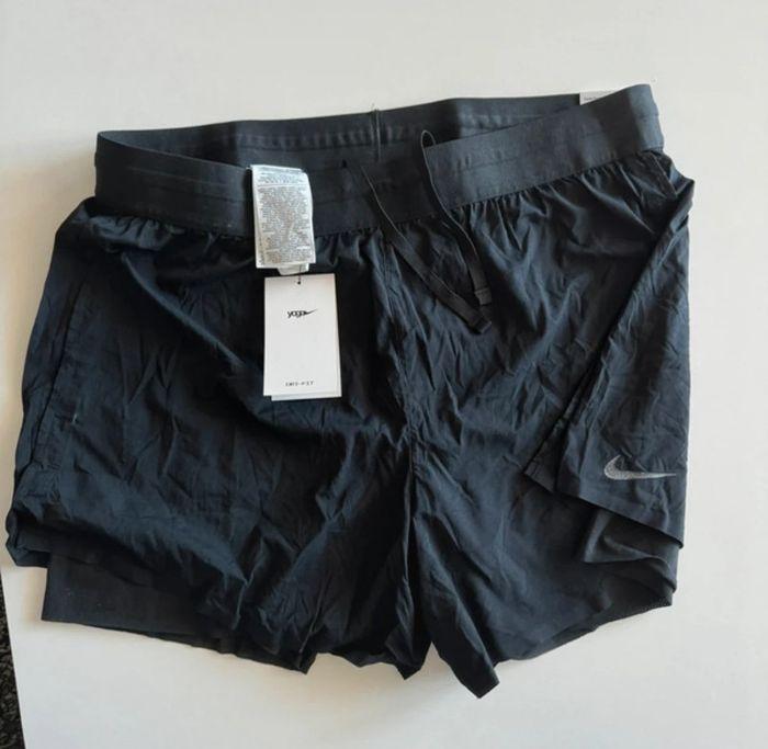 Short Nike dry-fit XL - photo numéro 1