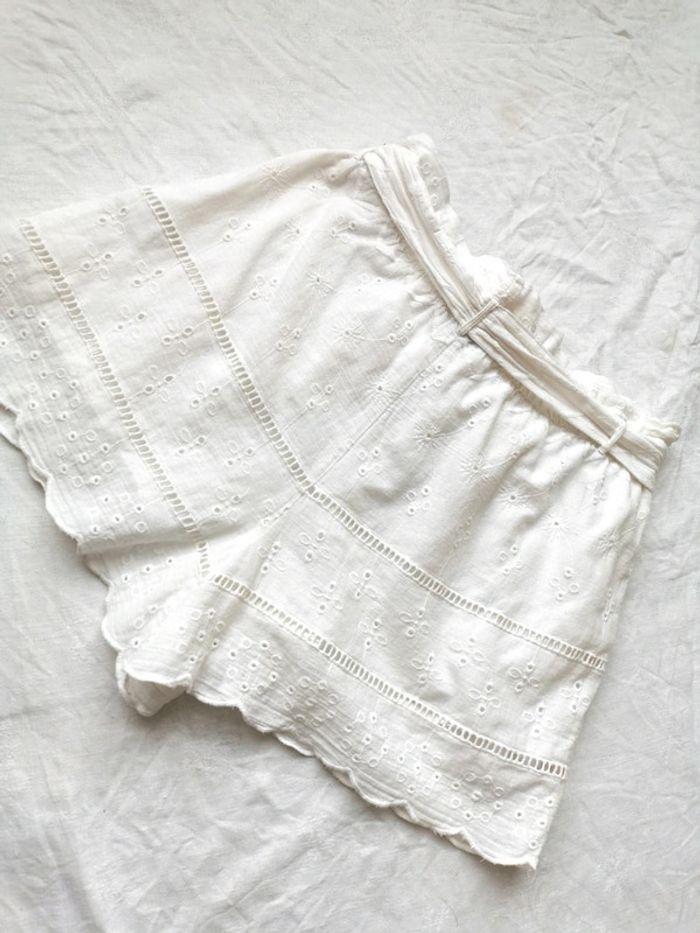 Short blanc Zara broderies anglaise L 40 - photo numéro 6