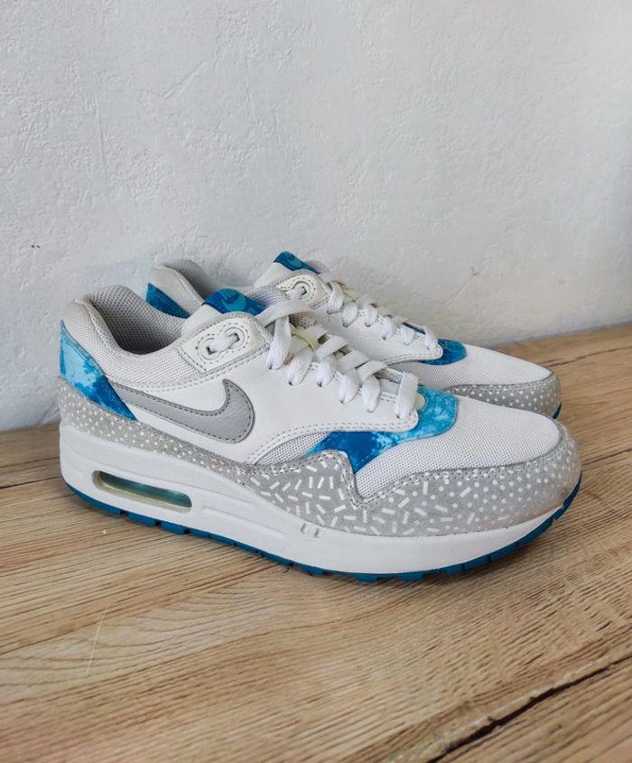 Baskets Nike air max one print bleue et blanches light blue grey mist neuves sans boîte pointure 39 - photo numéro 1