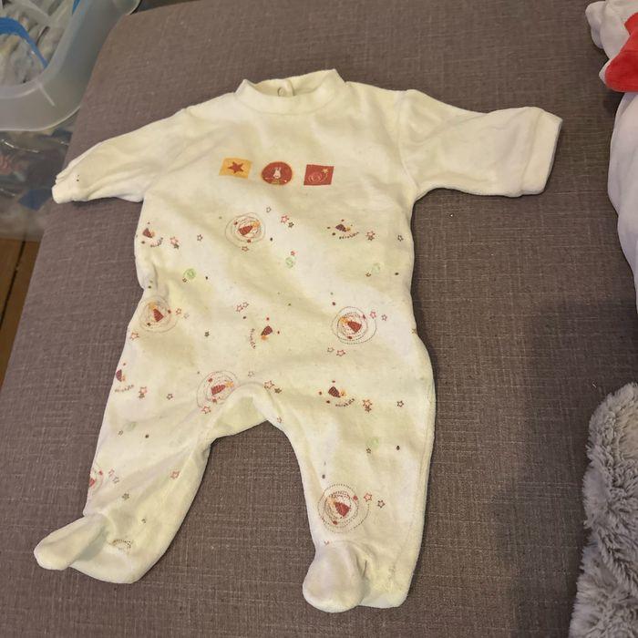 Lot de vêtements bébé 0a1 mois - photo numéro 3