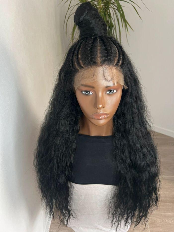 Perruque ondulée classe lace front avec des tresses - photo numéro 4