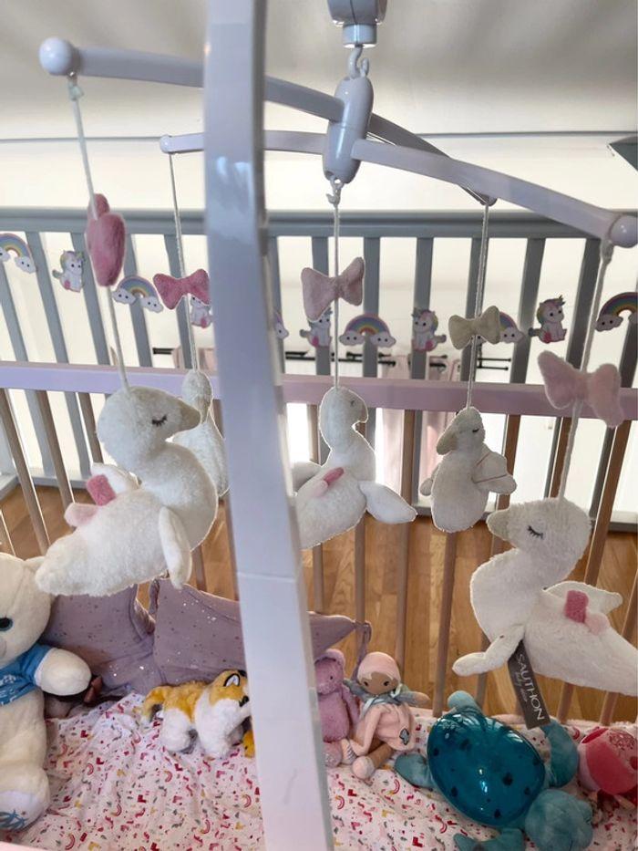 Mobile musical Baby Swan Sauthon pour lit bebe à barreaux - photo numéro 9