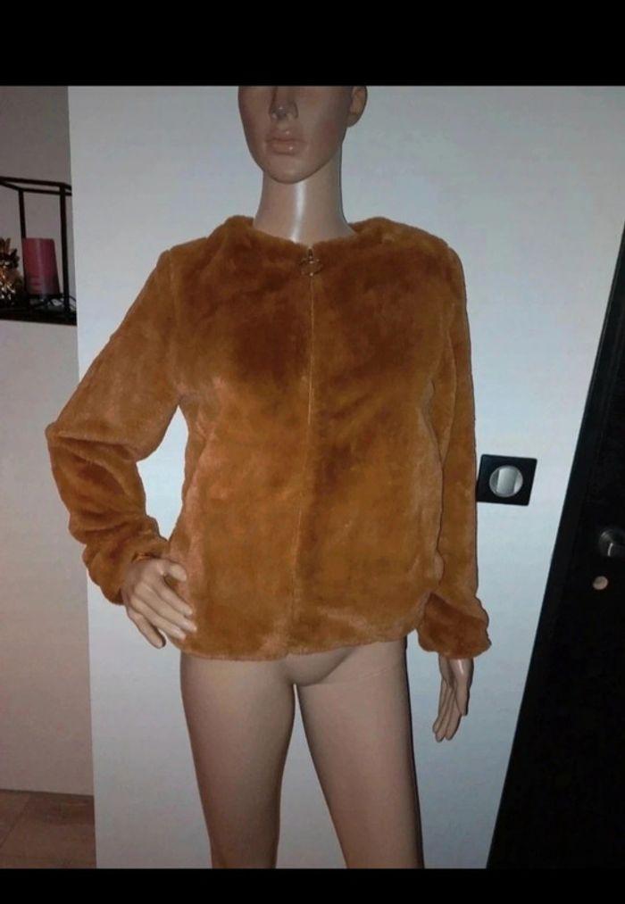 Veste moumoute jennyfer taille XS peu portée - photo numéro 1