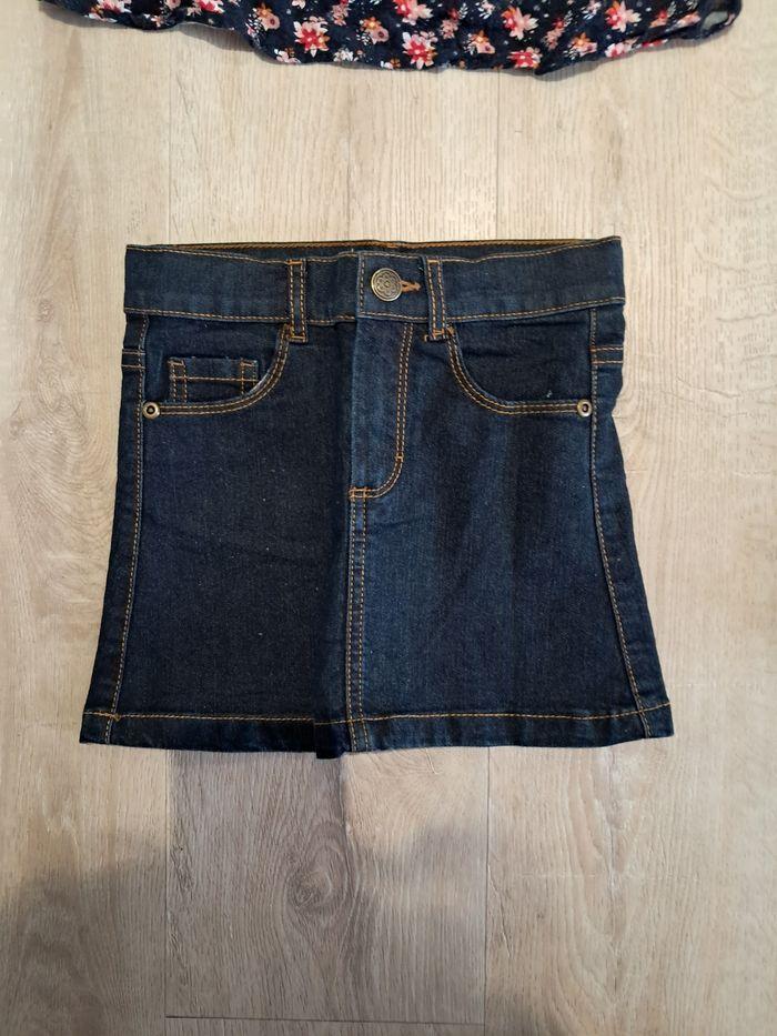 Lot de robe, jupes et shorts neuf 4 ans - photo numéro 5