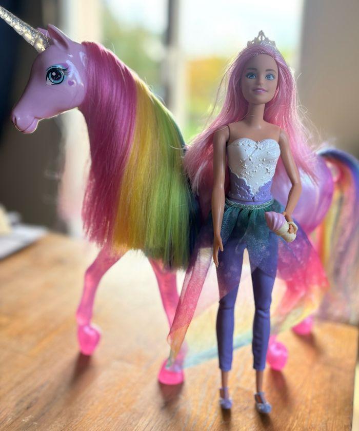 Barbie licorne magique - photo numéro 1