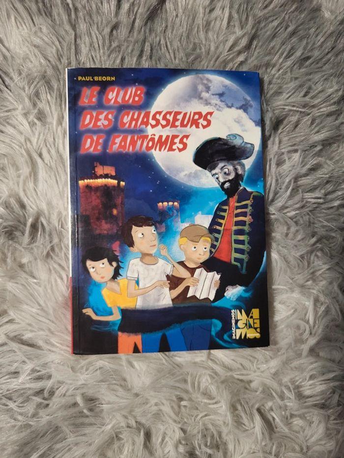 Livre "Le club des chasseurs de fantômes" - photo numéro 1