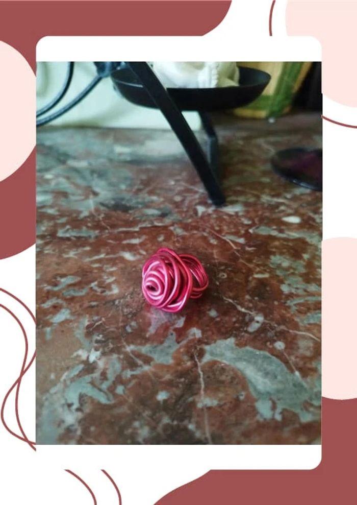 Bague rouge tressée forme de rose 15,3 mm - photo numéro 2