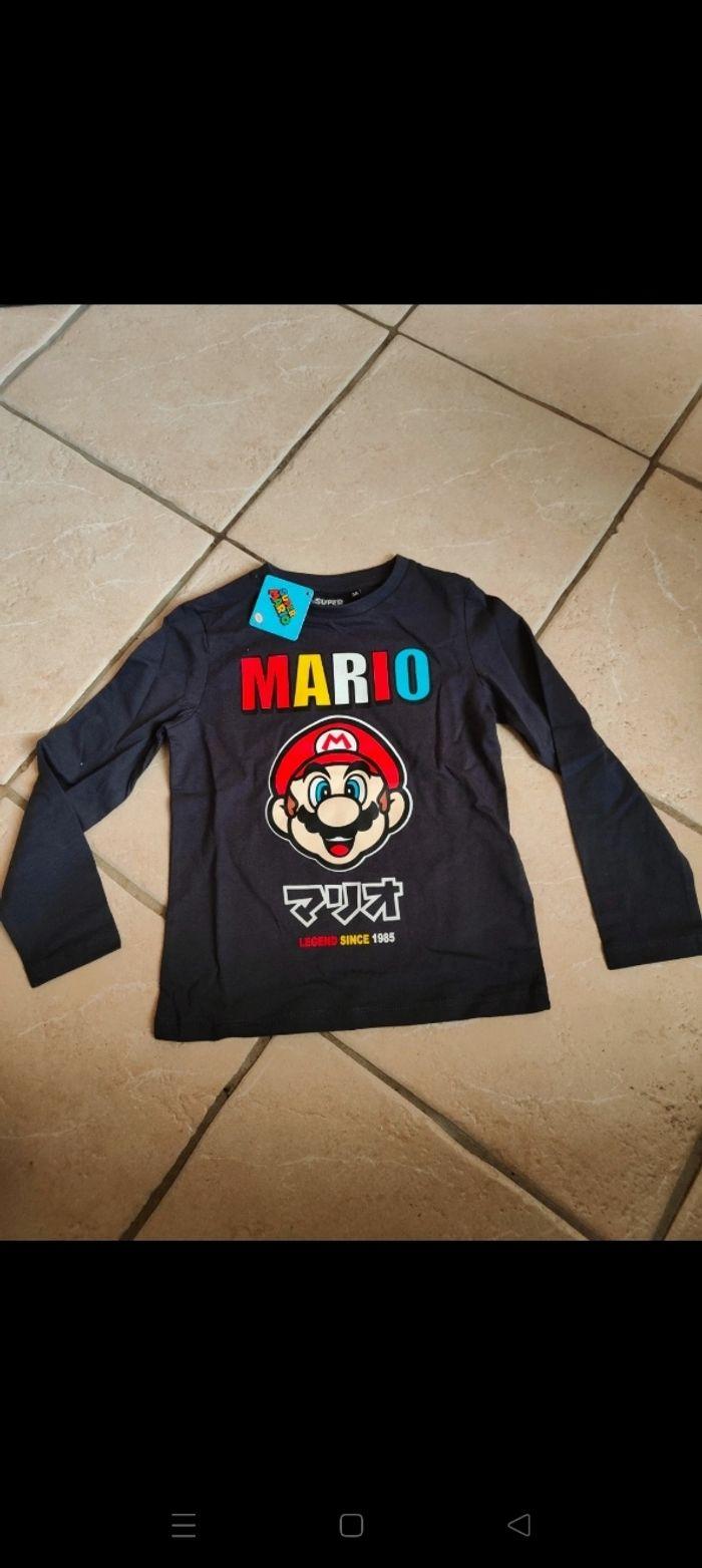 T-shirt 5 ans Mario neuf