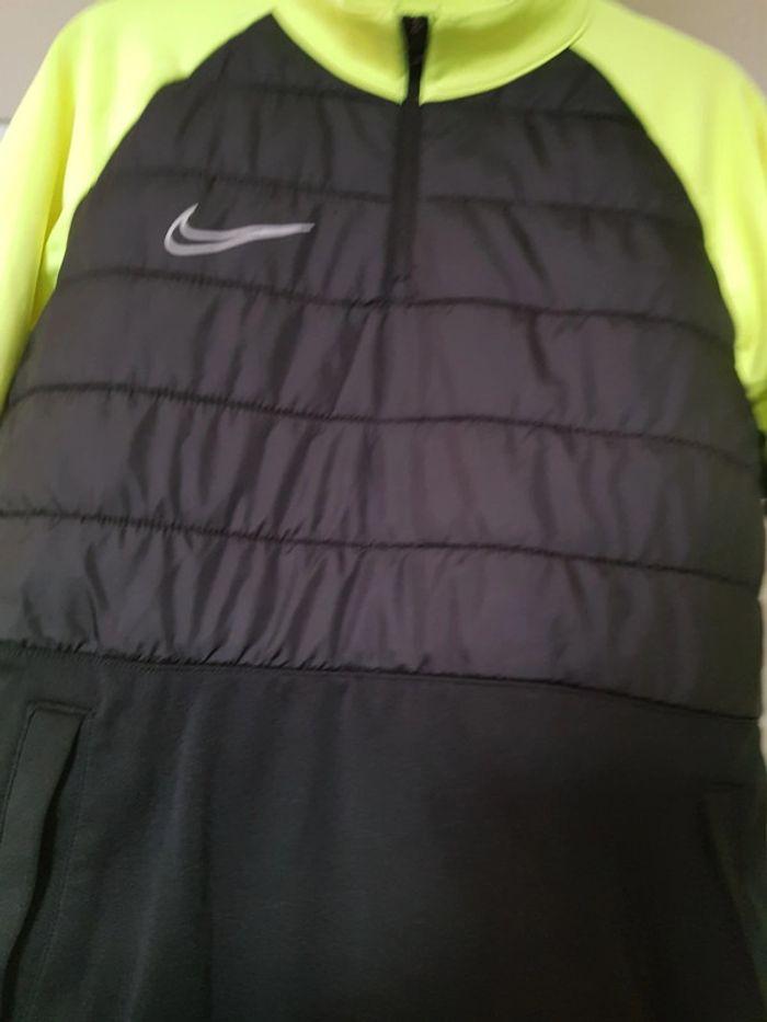 Sweat nike dry fit  tailleS - photo numéro 3