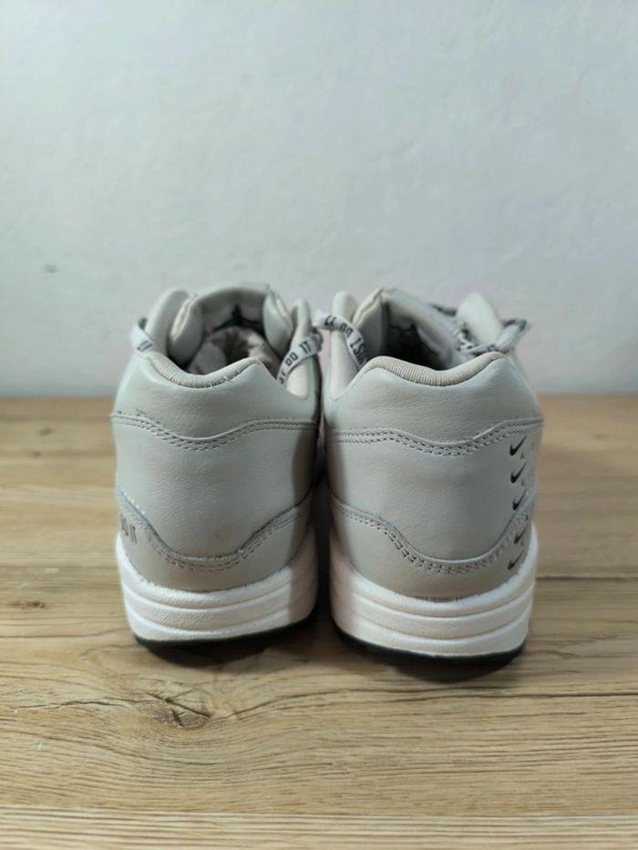 Baskets Nike air Max 1 light silver pointure 40.5 neuves avec boîte - photo numéro 6