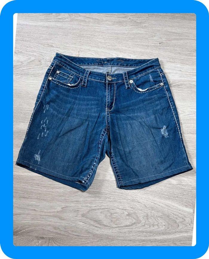 🩳 Short vintage brodé en jean Seven 7  Bleu Taille M 🩳 - photo numéro 2