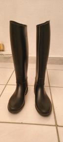 Bottes noires tailles 40 bon état 10e