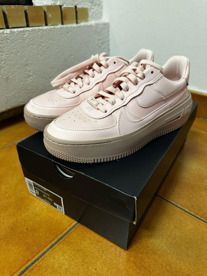 Baskets Nike Air Force 1 plateform rose - photo numéro 1