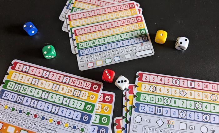 Lot Qwixx Bonus + 6 dés - Jeu de société - photo numéro 4