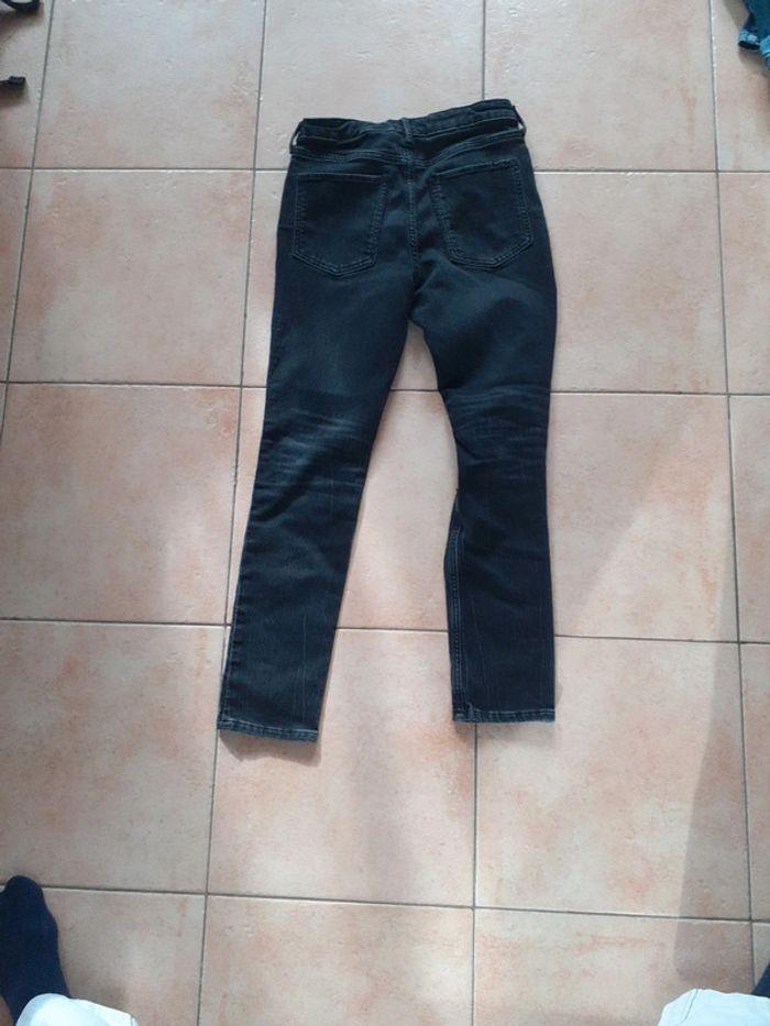 Lot de pantalon trouées au genou - photo numéro 5