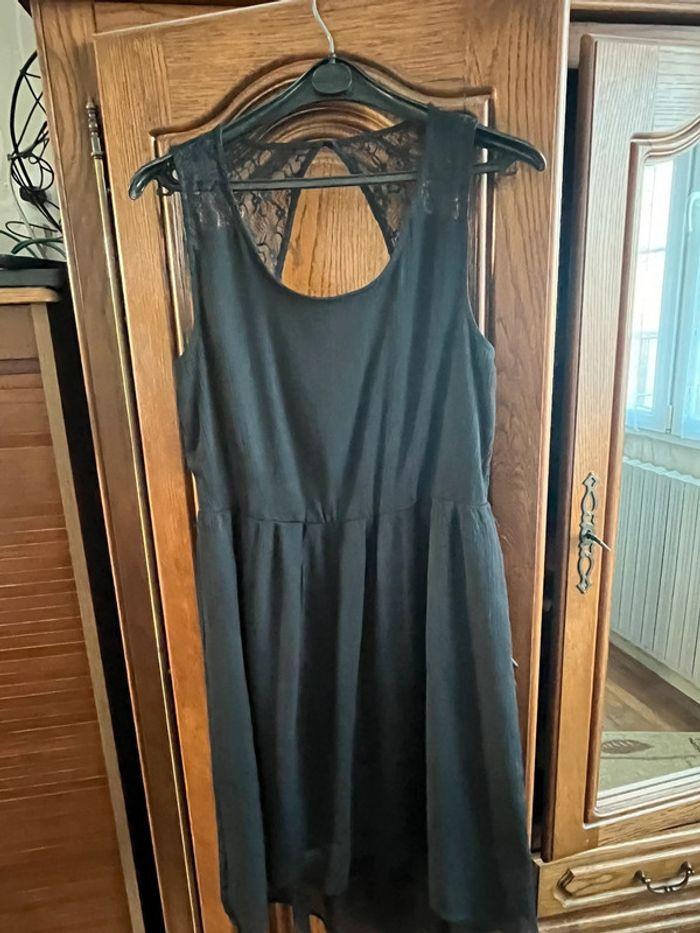 Robe noire taille 40 - photo numéro 1