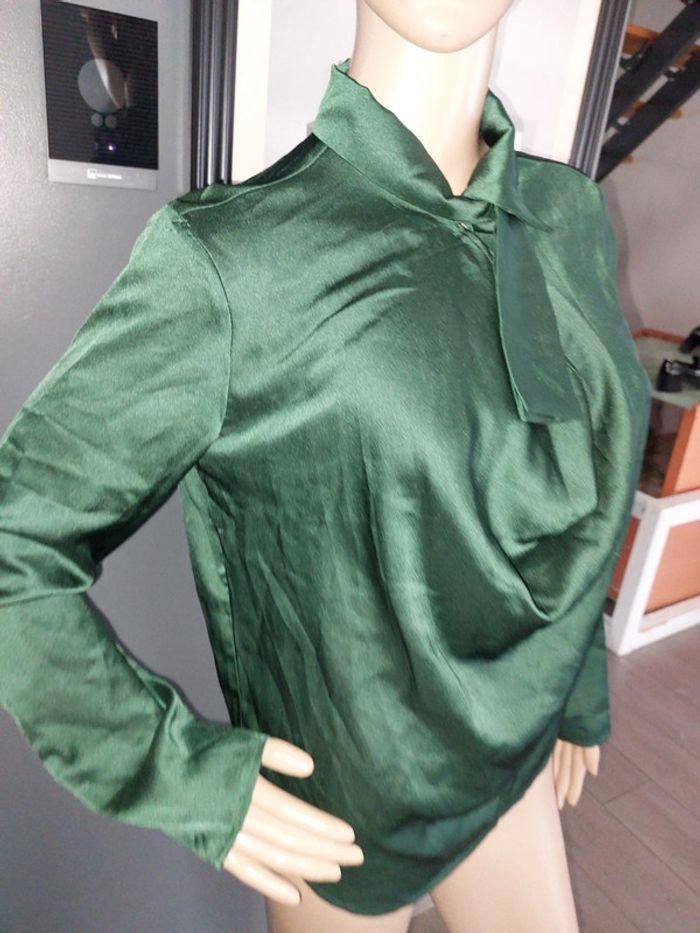 Blouse satinée taille S - photo numéro 2