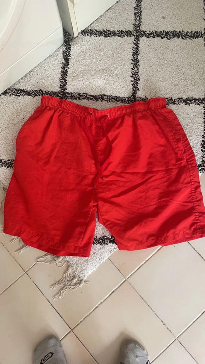 Short de bain rouge taille M - photo numéro 1