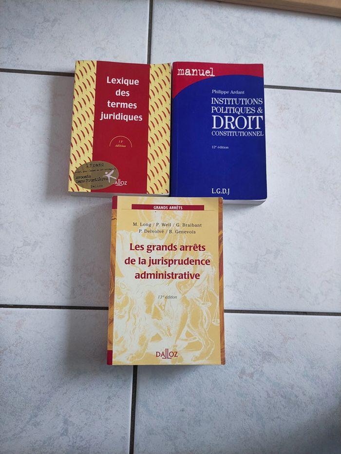 Lot de livres de droit