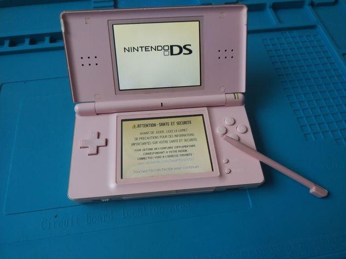 Nintendo DS lite rose - photo numéro 1