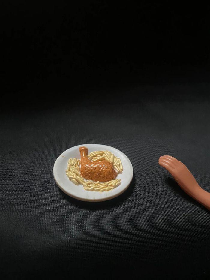 Vintage assiette repas Barbie - photo numéro 3