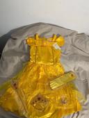 Robe de princesse  jaune et dorée avec accessoires 130 cm