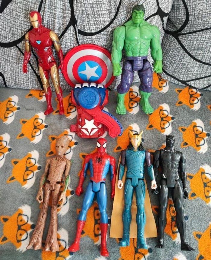 Lots figurines marvel