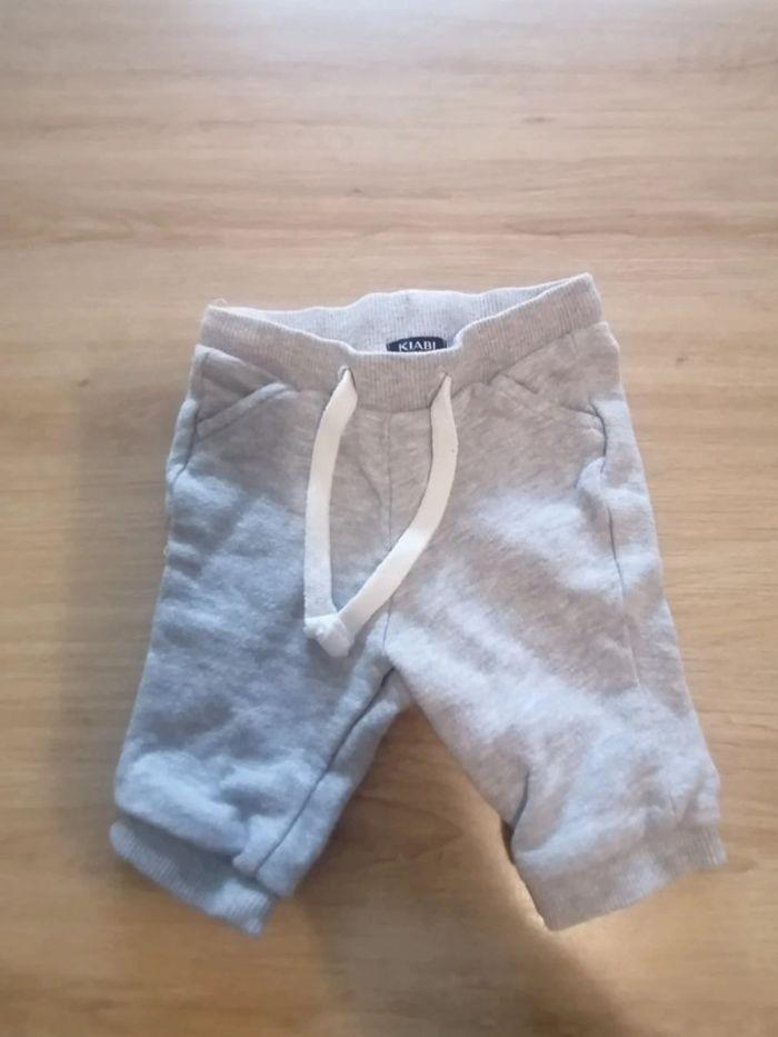 Pantalon jogging kiabi tape à l'œil 1 mois - photo numéro 4