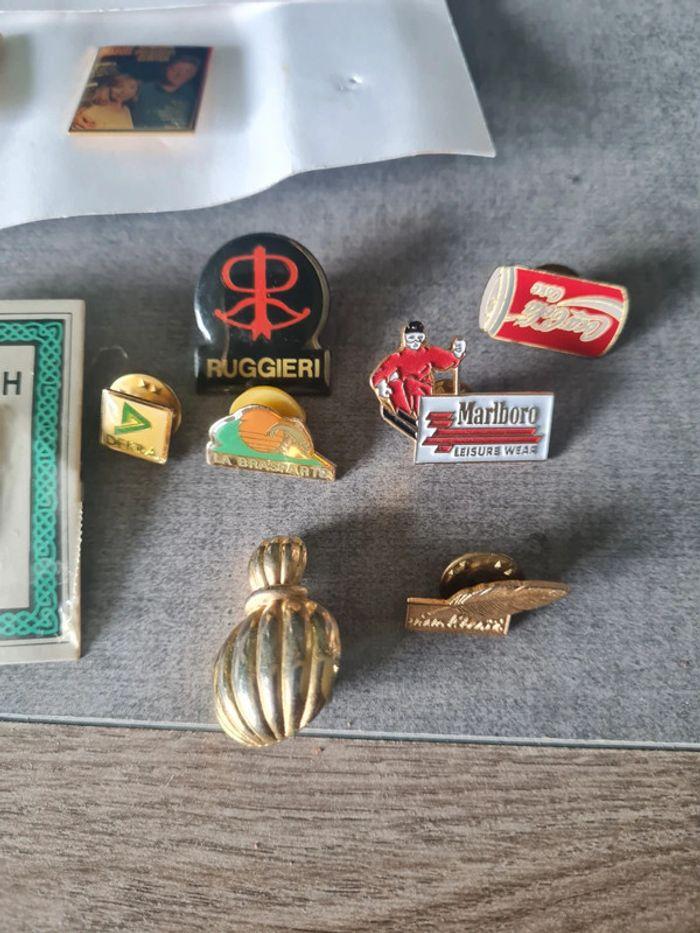 Lot de 16 broche/pin's divers - photo numéro 2