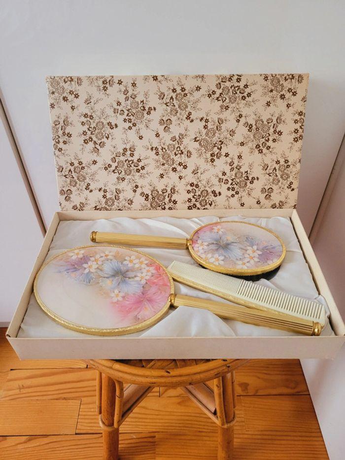 Coffret Accessoires beauté soins vintages brosse à cheveux miroir peigne - photo numéro 4